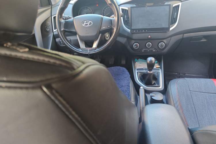 Used Hyundai ix25 2015 1.6L Manual Two-Wheel Drive Fashionable GS Model Steering Wheel