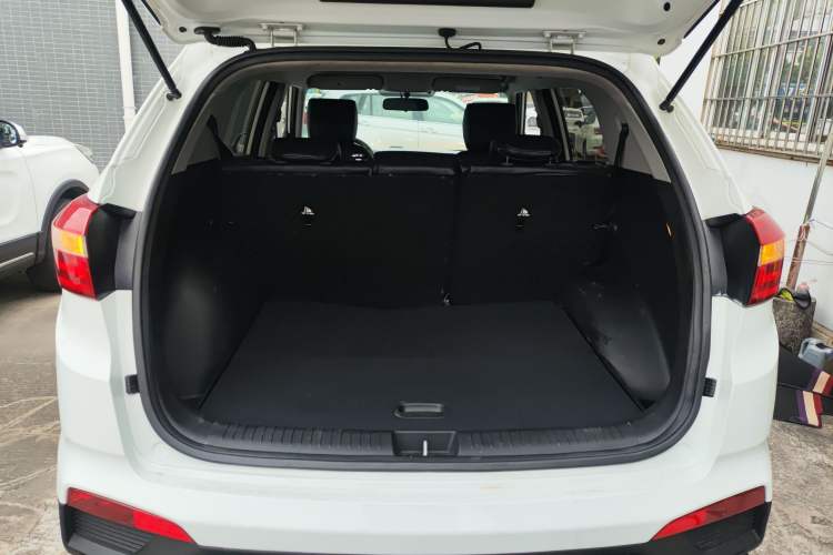 Used Hyundai ix25 2015 1.6L Manual Two-Wheel Drive Fashionable GS Model Trunk
