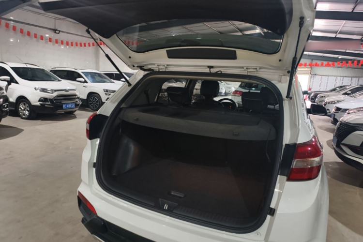 Used Hyundai ix25 2015 1.6L Automatic Two-Wheel-Drive Deluxe DLX Model Trunk