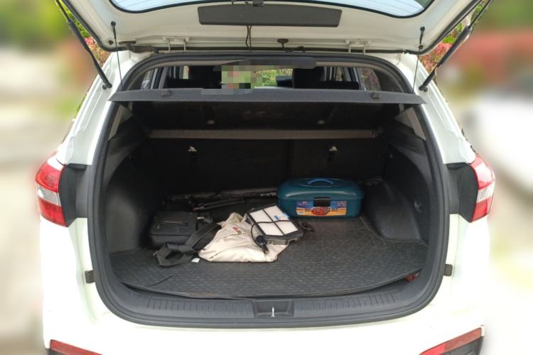Used Hyundai ix25 2015 2.0L Automatic 4x4 Deluxe DLX Trunk