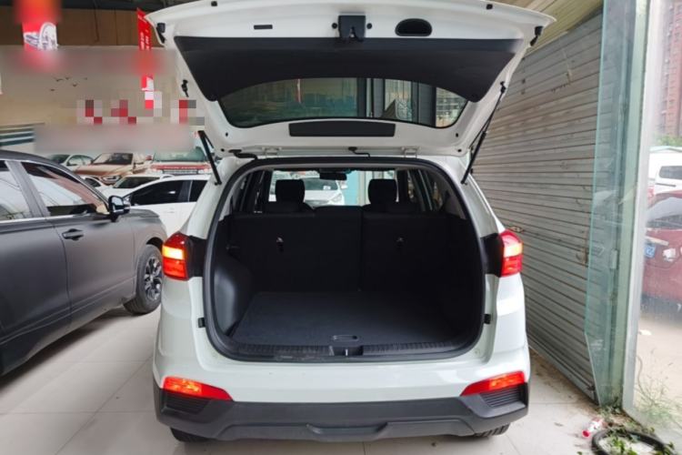 Used Hyundai ix25 2015 1.6L Manual Two-Wheel Drive Fashionable GS Model Trunk