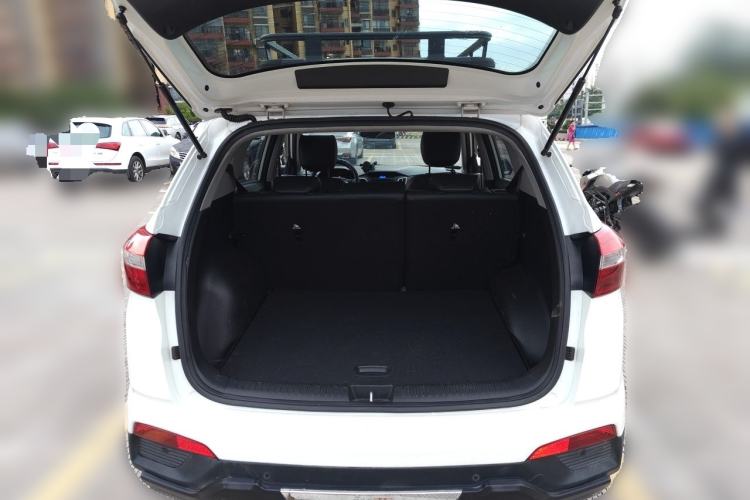 Used Hyundai ix25 2015 1.6L Automatic Two-Wheel-Drive Deluxe DLX Model Trunk