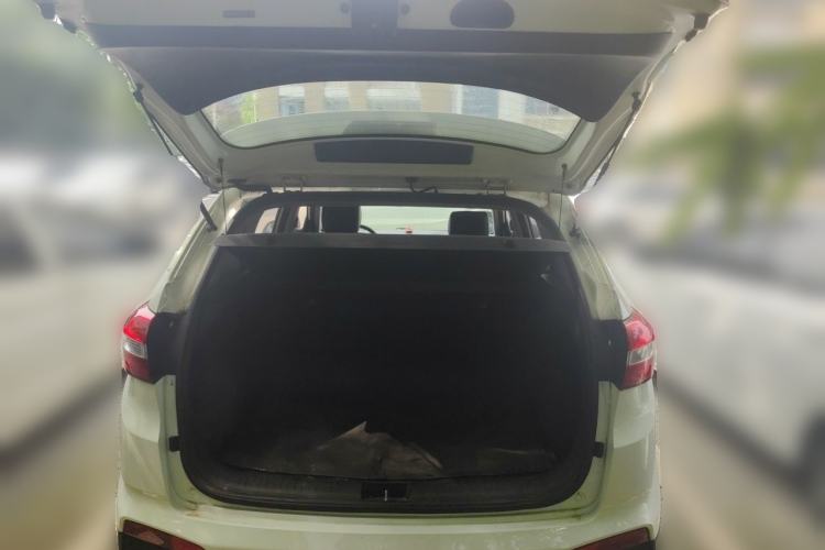 Used Hyundai ix25 2015 1.6L Automatic Two-Wheel-Drive Deluxe DLX Model Trunk