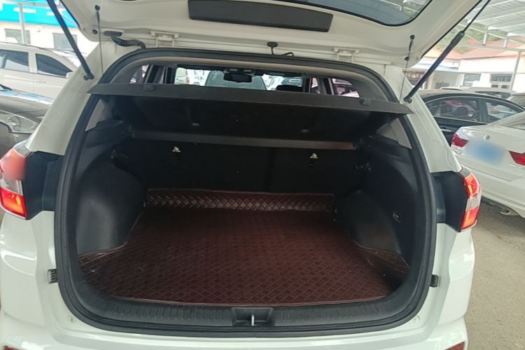 Used Hyundai ix25 2015 1.6L Automatic Two-Wheel-Drive Deluxe DLX Model Trunk