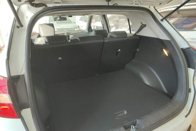 Used Hyundai ix25 2015 1.6L Automatic Two-Wheel Drive Smart GLS Trim Trunk