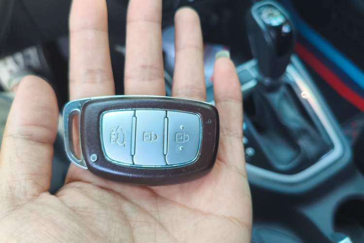 Used Hyundai ix25 2015 1.6L Automatic Two-Wheel Drive Smart GLS Trim Vehicle Key