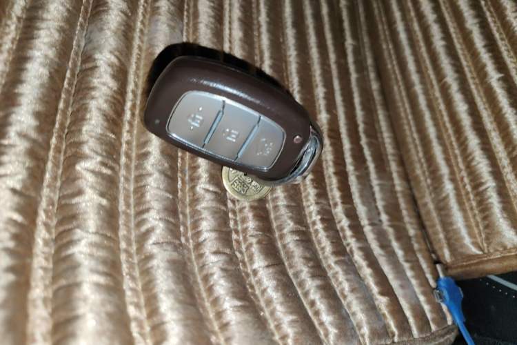 Used Hyundai ix25 2015 1.6L Automatic Two-Wheel Drive Smart GLS Trim Vehicle Key