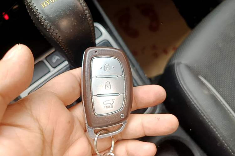Used Hyundai ix25 2015 1.6L Automatic Two-Wheel Drive Smart GLS Trim Vehicle Key