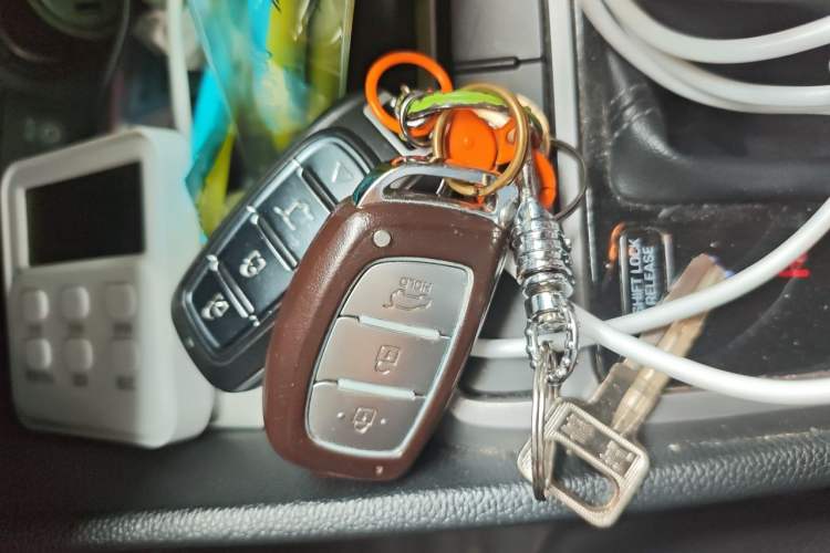 Used Hyundai ix25 2015 1.6L Automatic Two-Wheel Drive Smart GLS Trim Vehicle Key