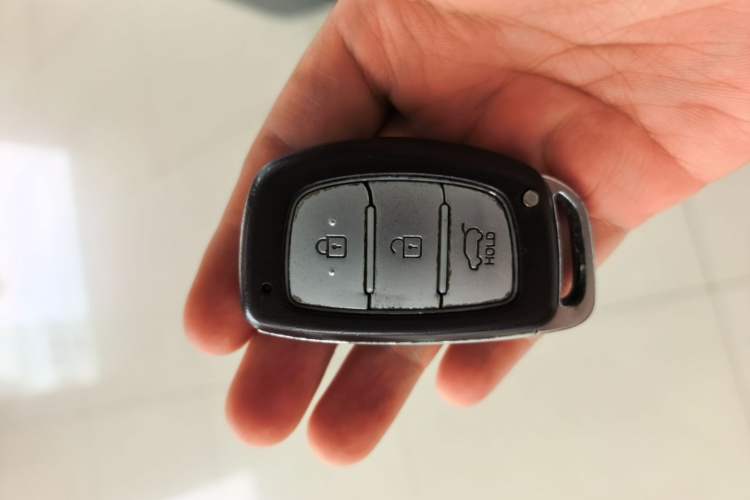 Used Hyundai ix25 2015 1.6L Automatic Two-Wheel Drive Smart GLS Trim Vehicle Key