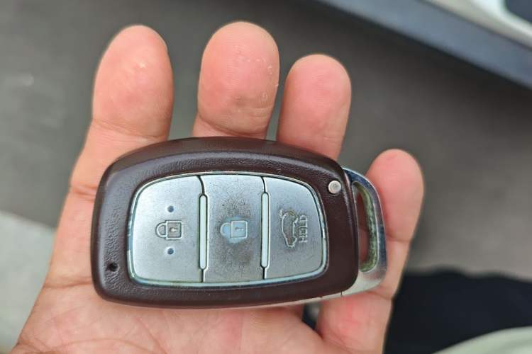 Used Hyundai ix25 2015 1.6L Automatic Two-Wheel Drive Smart GLS Trim Vehicle Key