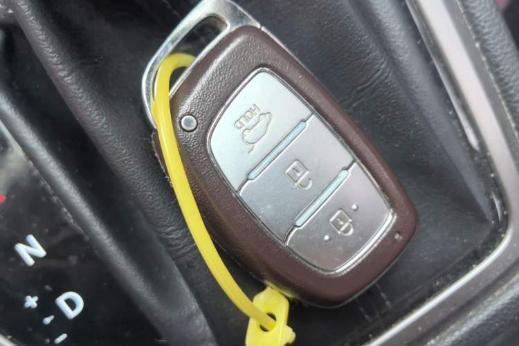 Used Hyundai ix25 2015 1.6L Automatic Two-Wheel Drive Smart GLS Trim Vehicle Key