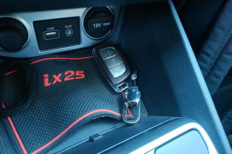 Used Hyundai ix25 2015 1.6L Automatic Two-Wheel Drive Smart GLS Trim Vehicle Key