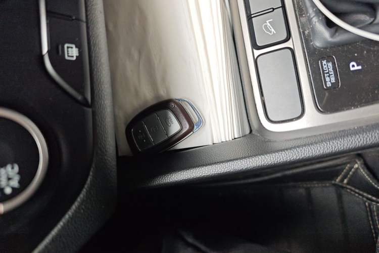 Used Hyundai ix25 2015 1.6L Automatic Two-Wheel Drive Smart GLS Trim Vehicle Key
