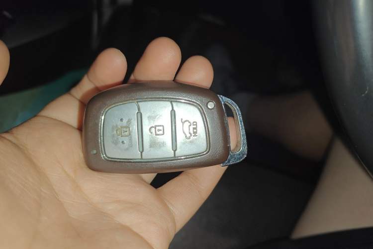 Used Hyundai ix25 2015 1.6L Automatic Two-Wheel Drive Smart GLS Trim Vehicle Key