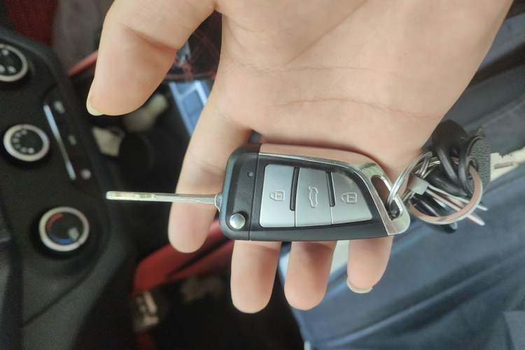 Used Hyundai ix25 2015 1.6L Manual Two-Wheel Drive Fashionable GS Model Vehicle Key