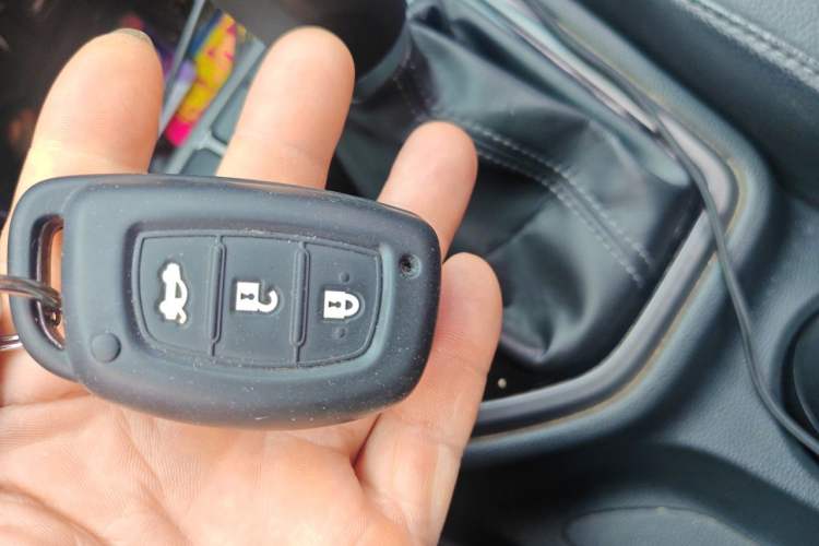 Used Hyundai ix25 2015 1.6L Automatic Two-Wheel Drive Smart GLS Trim Vehicle Key