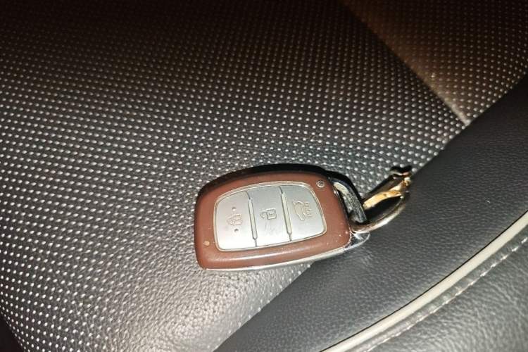 Used Hyundai ix25 2015 1.6L Automatic Two-Wheel Drive Smart GLS Trim Vehicle Key