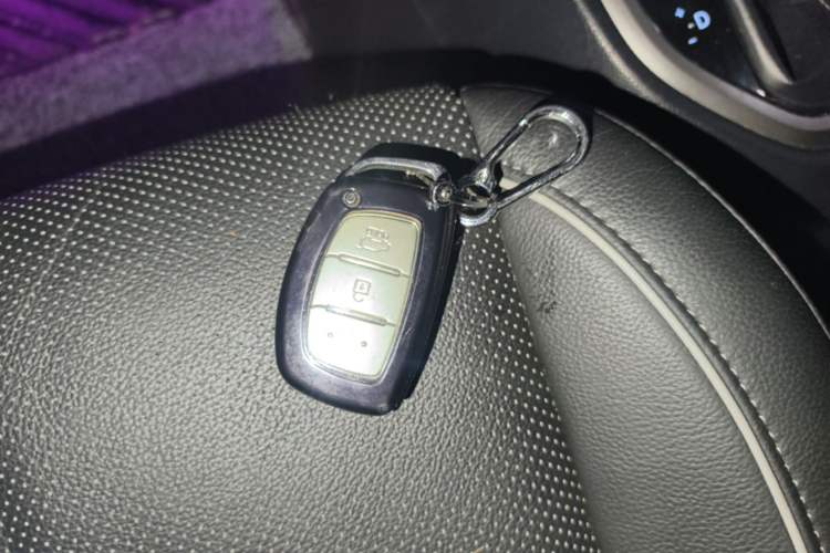Used Hyundai ix25 2015 1.6L Automatic Two-Wheel-Drive Deluxe DLX Model Vehicle Key