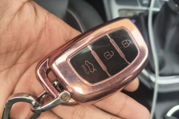 Used Hyundai ix25 2015 1.6L Automatic Two-Wheel Drive Smart GLS Trim Vehicle Key