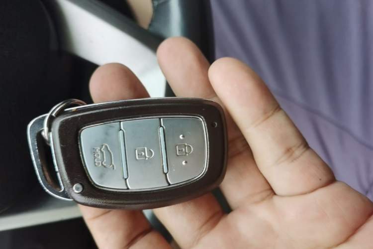 Used Hyundai ix25 2015 1.6L Automatic Two-Wheel Drive Smart GLS Trim Vehicle Key