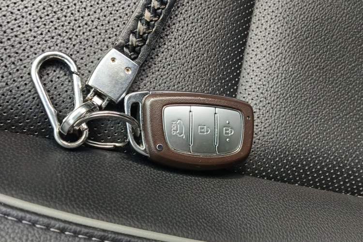 Used Hyundai ix25 2015 1.6L Automatic Two-Wheel-Drive Deluxe DLX Model Vehicle Key