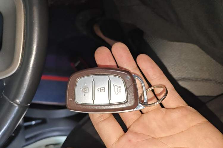 Used Hyundai ix25 2015 1.6L Automatic Two-Wheel Drive Smart GLS Trim Vehicle Key