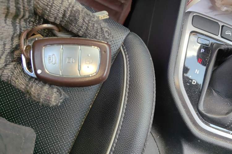 Used Hyundai ix25 2015 1.6L Automatic Two-Wheel Drive Smart GLS Trim Vehicle Key