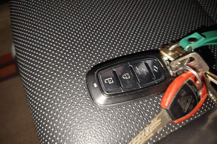 Used Hyundai ix25 2015 1.6L Automatic Two-Wheel Drive Smart GLS Trim Vehicle Key