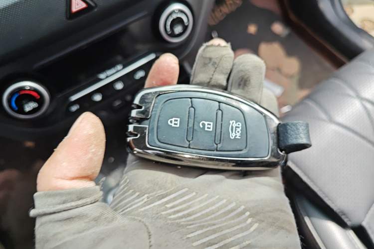 Used Hyundai ix25 2015 1.6L Automatic Two-Wheel-Drive Deluxe DLX Model Vehicle Key