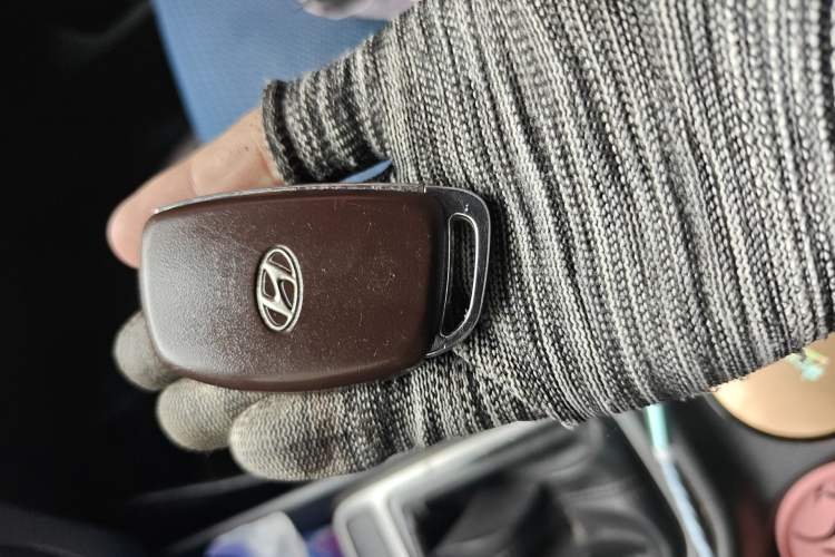 Used Hyundai ix25 2015 1.6L Automatic Two-Wheel Drive Smart GLS Trim Vehicle Key
