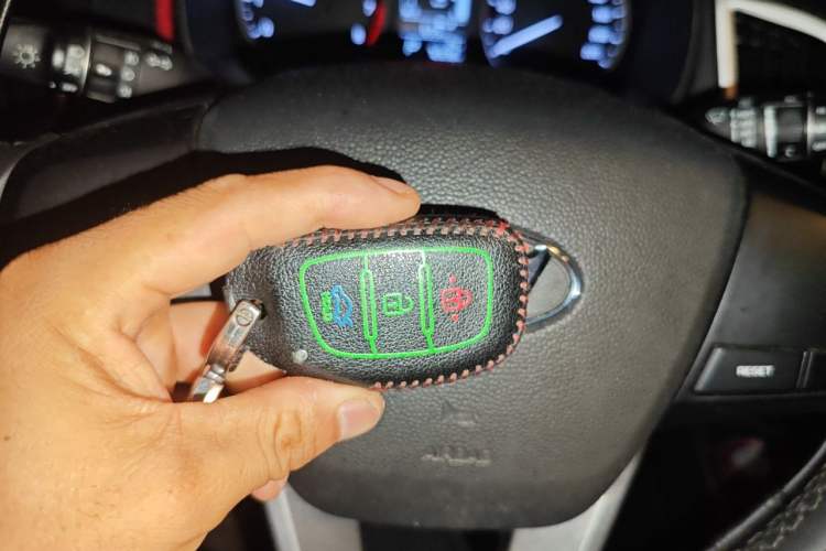 Used Hyundai ix25 2015 1.6L Automatic Two-Wheel Drive Smart GLS Trim Vehicle Key