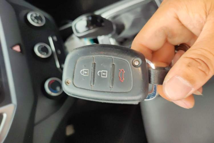 Used Hyundai ix25 2015 1.6L Automatic Two-Wheel Drive Smart GLS Trim Vehicle Key