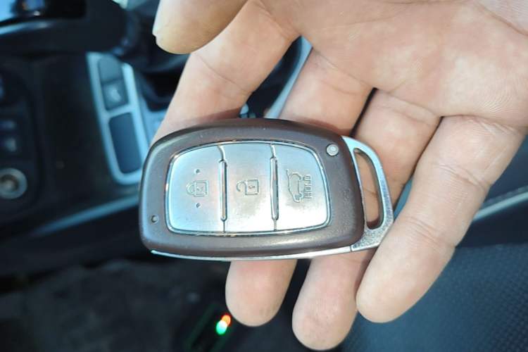 Used Hyundai ix25 2015 1.6L Automatic Two-Wheel Drive Smart GLS Trim Vehicle Key