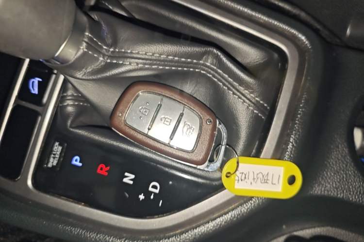 Used Hyundai ix25 2015 1.6L Automatic Two-Wheel Drive Smart GLS Trim Vehicle Key