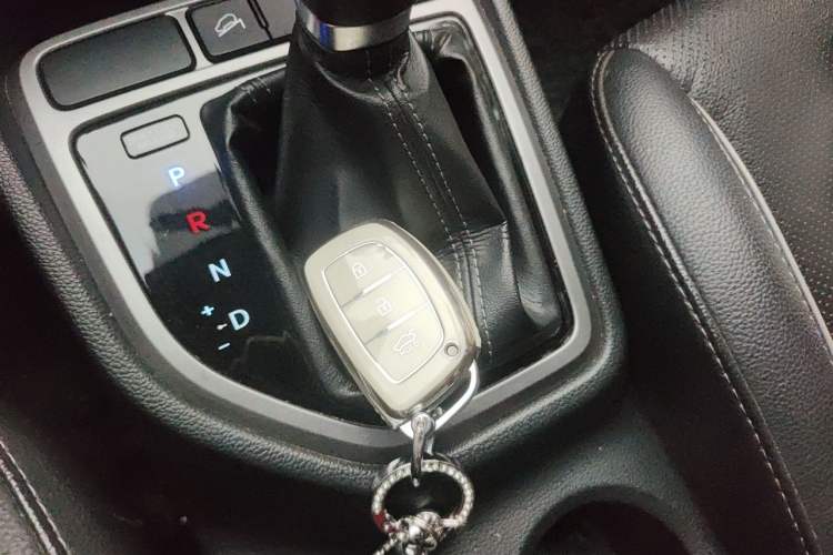 Used Hyundai ix25 2015 1.6L Automatic Two-Wheel Drive Smart GLS Trim Vehicle Key