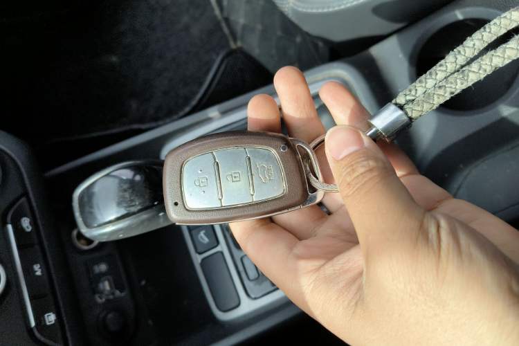 Used Hyundai ix25 2015 1.6L Automatic Two-Wheel Drive Smart GLS Trim Vehicle Key