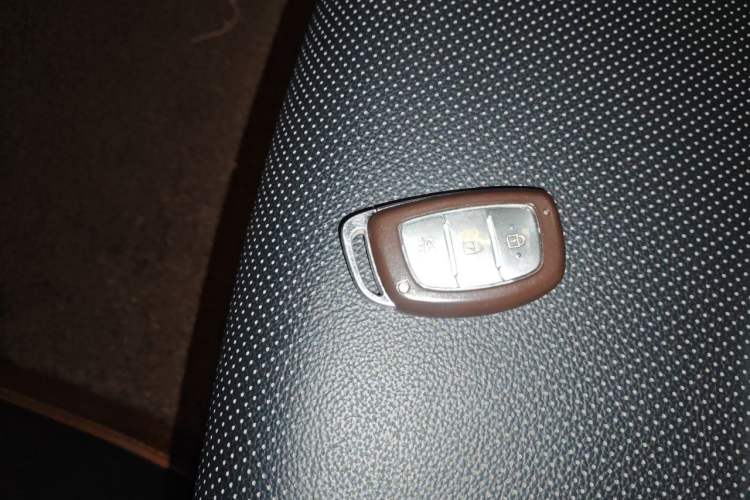 Used Hyundai ix25 2015 1.6L Automatic Two-Wheel Drive Smart GLS Trim Vehicle Key