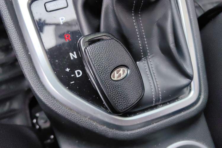 Used Hyundai ix25 2015 2.0L Automatic Two-Wheel Drive Intelligent GLS Vehicle Key