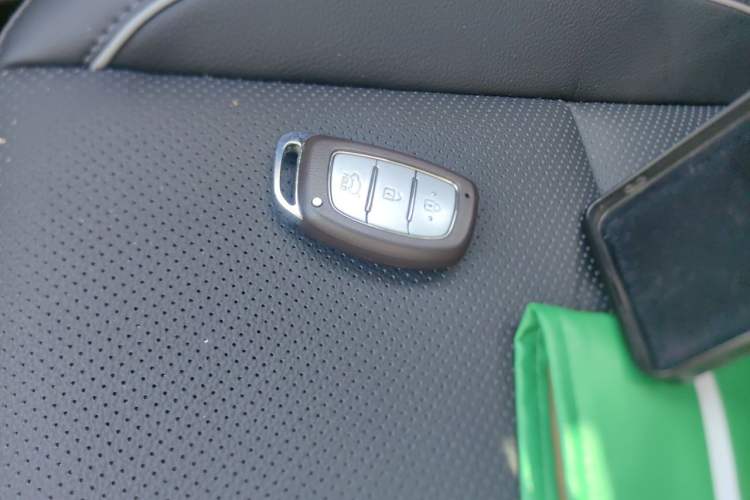 Used Hyundai ix25 2015 1.6L Automatic Two-Wheel Drive Smart GLS Trim Vehicle Key