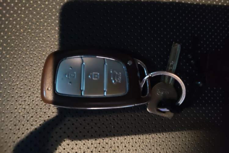 Used Hyundai ix25 2015 1.6L Automatic Two-Wheel-Drive Deluxe DLX Model Vehicle Key