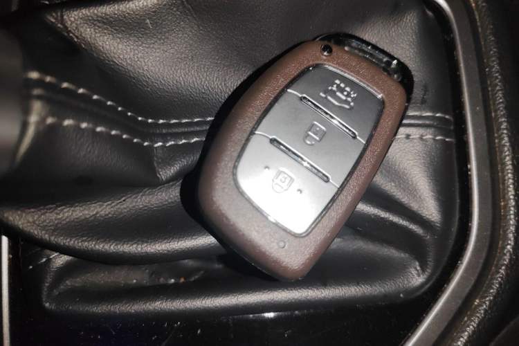 Used Hyundai ix25 2015 1.6L Automatic Two-Wheel-Drive Deluxe DLX Model Vehicle Key