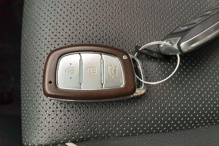 Used Hyundai ix25 2015 1.6L Automatic Two-Wheel Drive Smart GLS Trim Vehicle Key