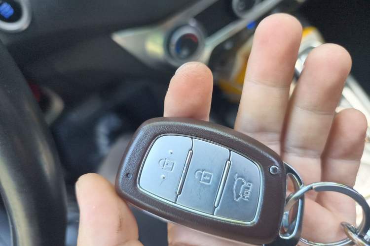 Used Hyundai ix25 2015 1.6L Automatic Two-Wheel Drive Smart GLS Trim Vehicle Key