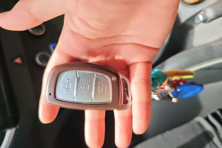 Used Hyundai ix25 2015 1.6L Automatic Two-Wheel Drive Smart GLS Trim Vehicle Key