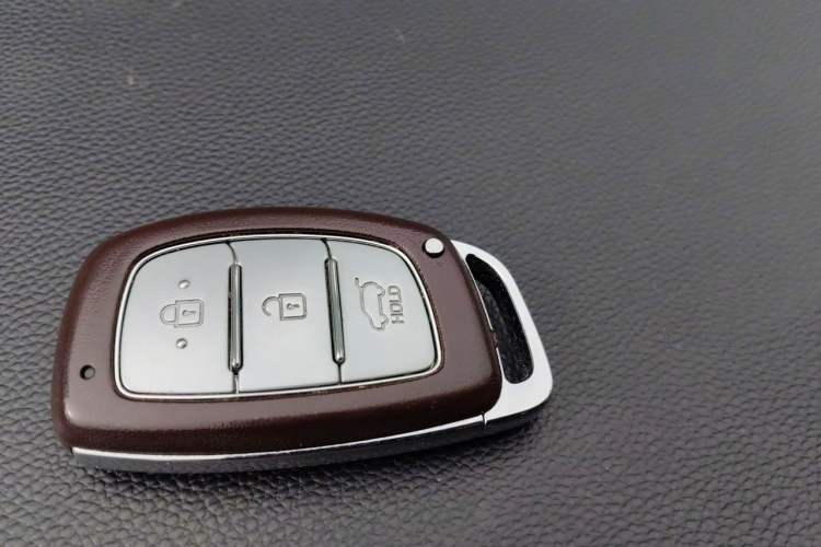 Used Hyundai ix25 2015 1.6L Automatic Two-Wheel-Drive Deluxe DLX Model Vehicle Key