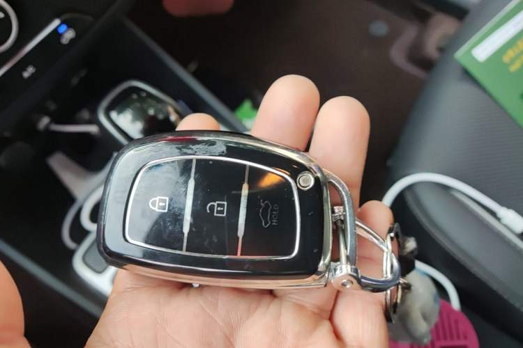 Used Hyundai ix25 2015 1.6L Automatic Two-Wheel Drive Smart GLS Trim Vehicle Key