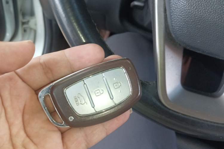 Used Hyundai ix25 2015 1.6L Automatic Two-Wheel Drive Smart GLS Trim Vehicle Key