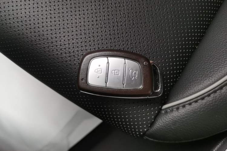 Used Hyundai ix25 2015 1.6L Automatic Two-Wheel Drive Smart GLS Trim Vehicle Key