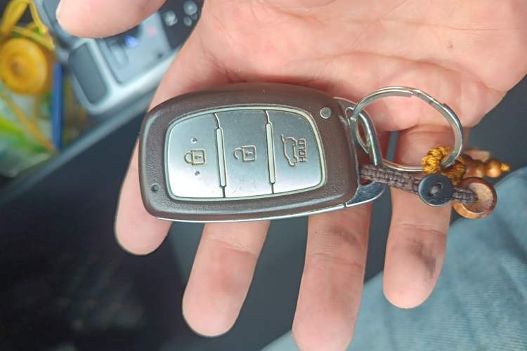 Used Hyundai ix25 2015 1.6L Automatic Two-Wheel-Drive Deluxe DLX Model Vehicle Key